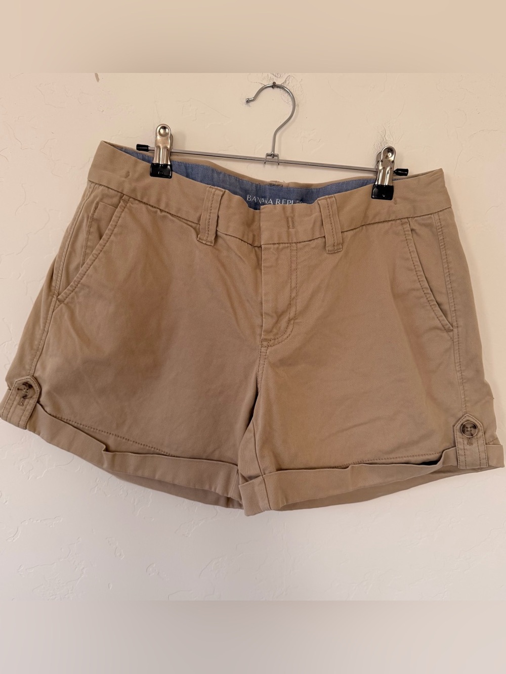 Banana Republic  Khaki Rolled-Hem Chino Shorts Size 8